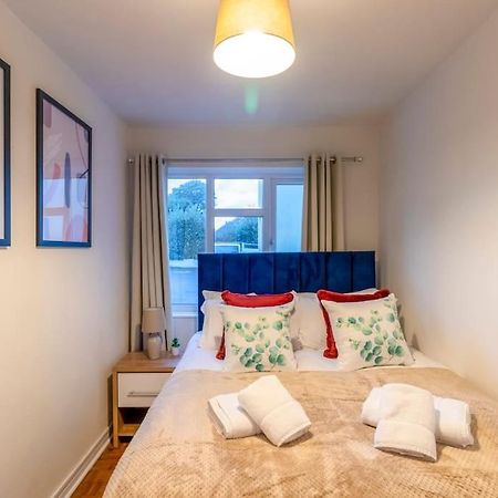 Beautiful Sea View 2 Bedroom Sleeps 6-Free Parking Bournemouth Eksteriør billede