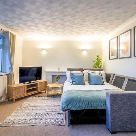 Beautiful Sea View 2 Bedroom Sleeps 6-Free Parking Bournemouth Eksteriør billede