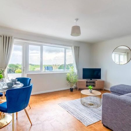 Beautiful Sea View 2 Bedroom Sleeps 6-Free Parking Bournemouth Eksteriør billede