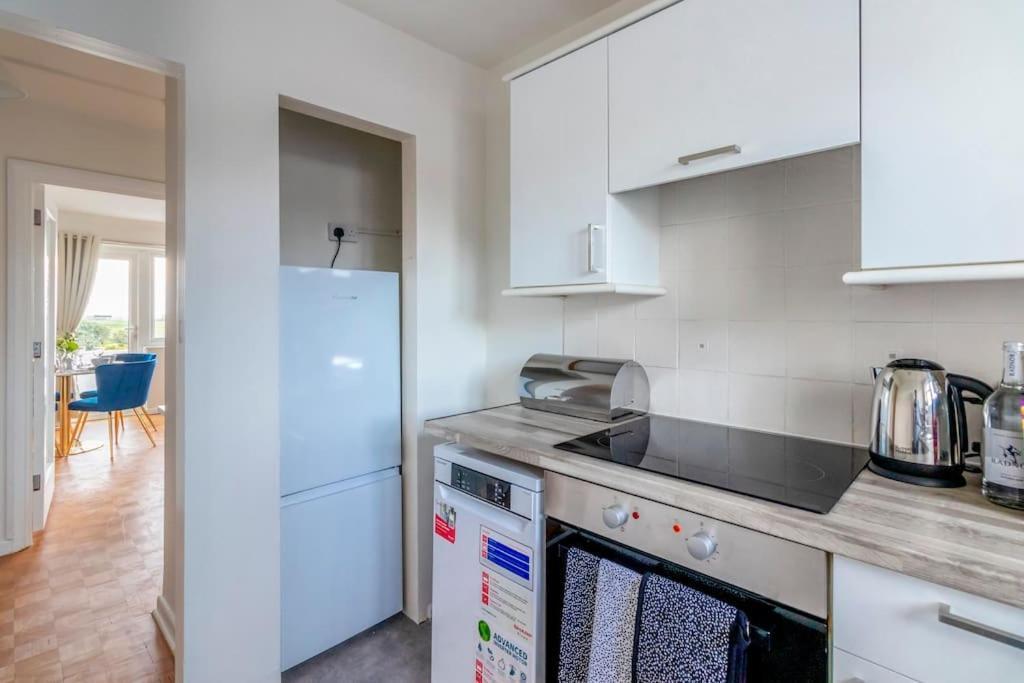 Beautiful Sea View 2 Bedroom Sleeps 6-Free Parking Bournemouth Eksteriør billede
