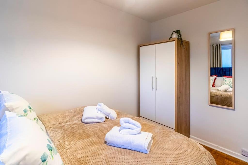 Beautiful Sea View 2 Bedroom Sleeps 6-Free Parking Bournemouth Eksteriør billede